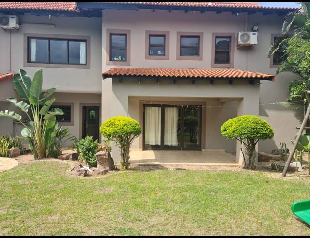 5 BEDROOM FREEHOLD FOR SALE IN LA LUCIA